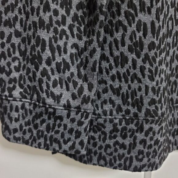 Liz Claiborne weekend long sleeve animal print sweatshirt large - Picture 4 of 6